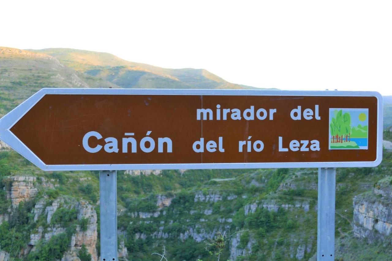 Casas de trevijano Cañon del rio leza jardin y barbacoa Soto en Cameros Exterior foto